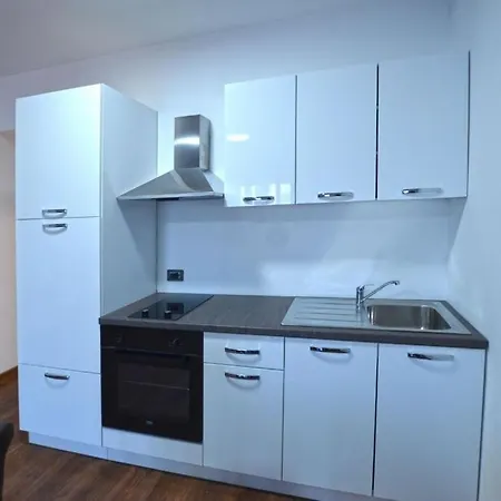 La Luna With Parking Apartment *