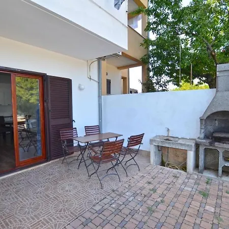 La Luna With Parking Apartment *